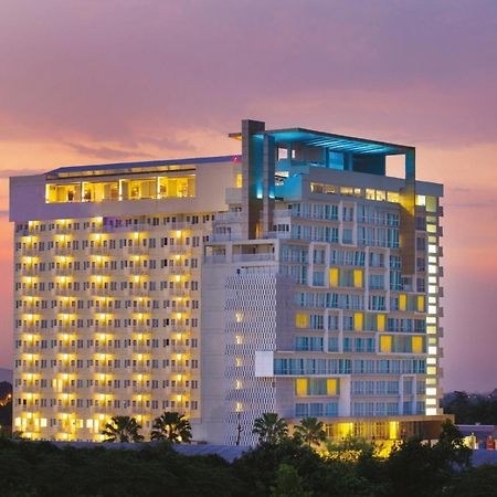 Swiss-Belcourt Bogor Hotel Екстериор снимка