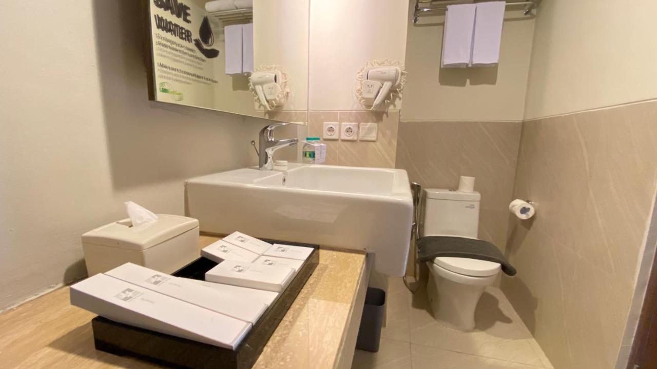 Swiss-Belcourt Bogor Hotel Екстериор снимка