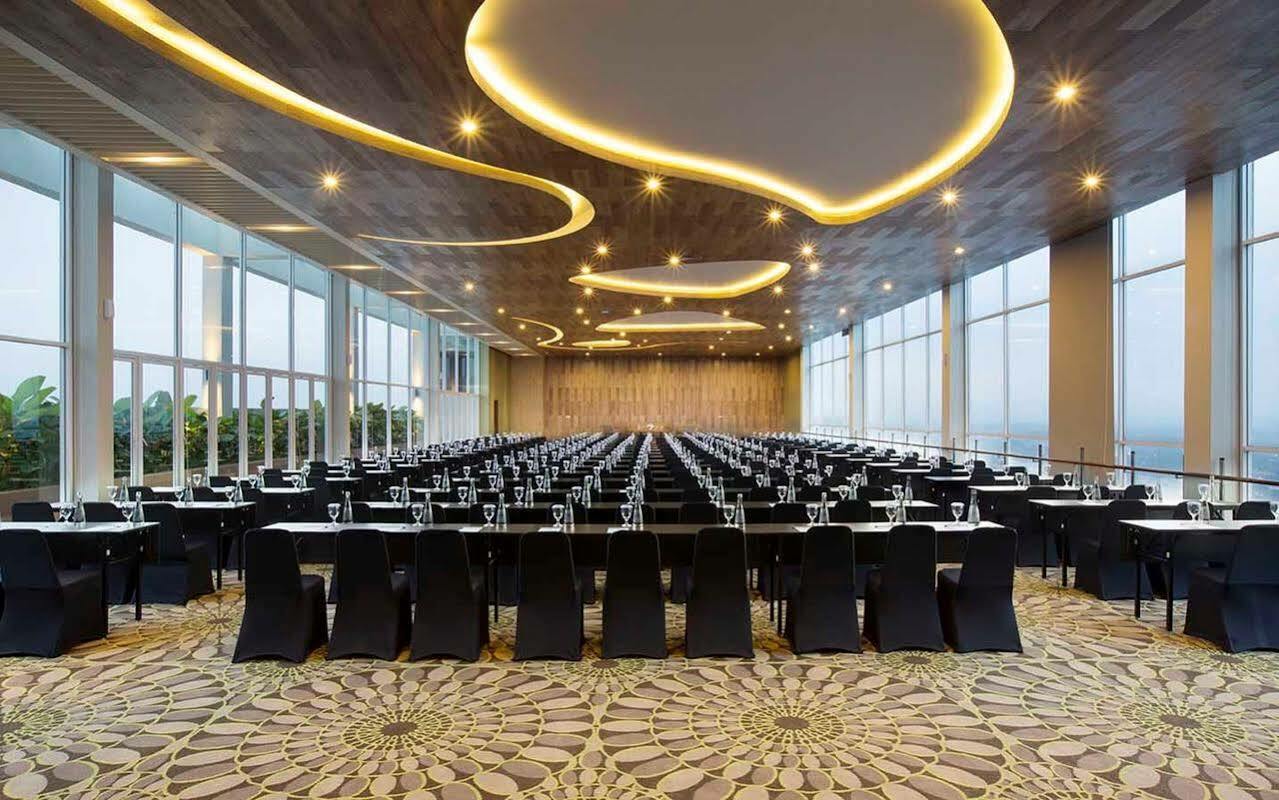 Swiss-Belcourt Bogor Hotel Екстериор снимка
